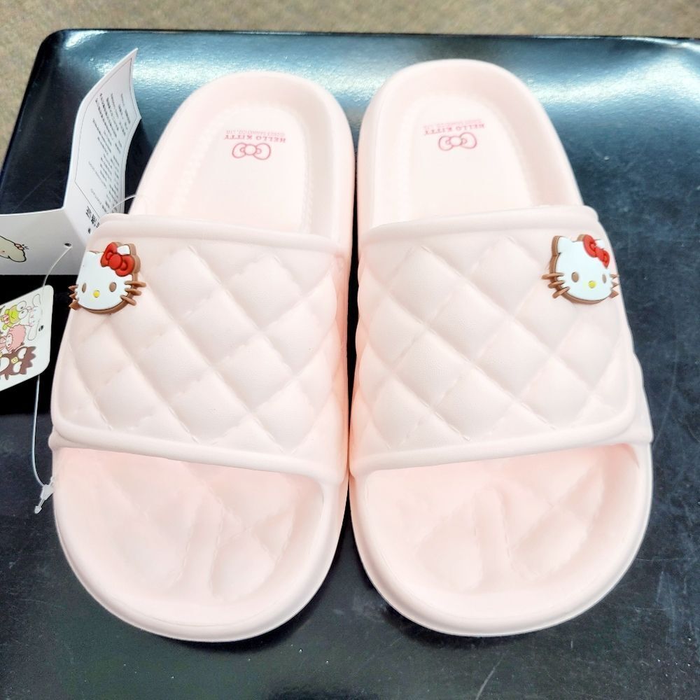 Brand New Sanrio Hello Kitty Slippers Size: US 7.5 - 8.5